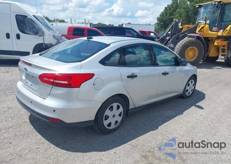 2016 Ford Focus S z USA, uszkodzony, nr VIN 1FADP3E29GL298555